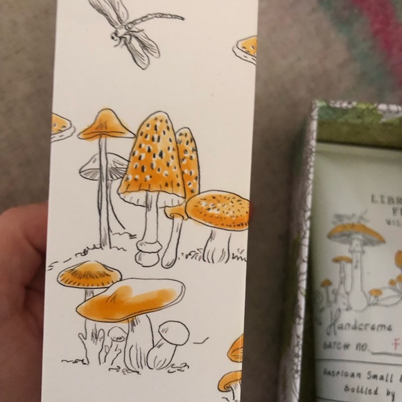 Library of Flowers by Margot elena 2.65oz hand Creme in willow & water - Picture 2 of 9